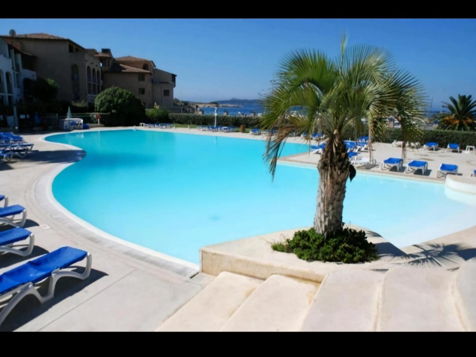 Appartement T2 - Bord De Mer - Piscine Six-Fours-les-Plages Exterior photo