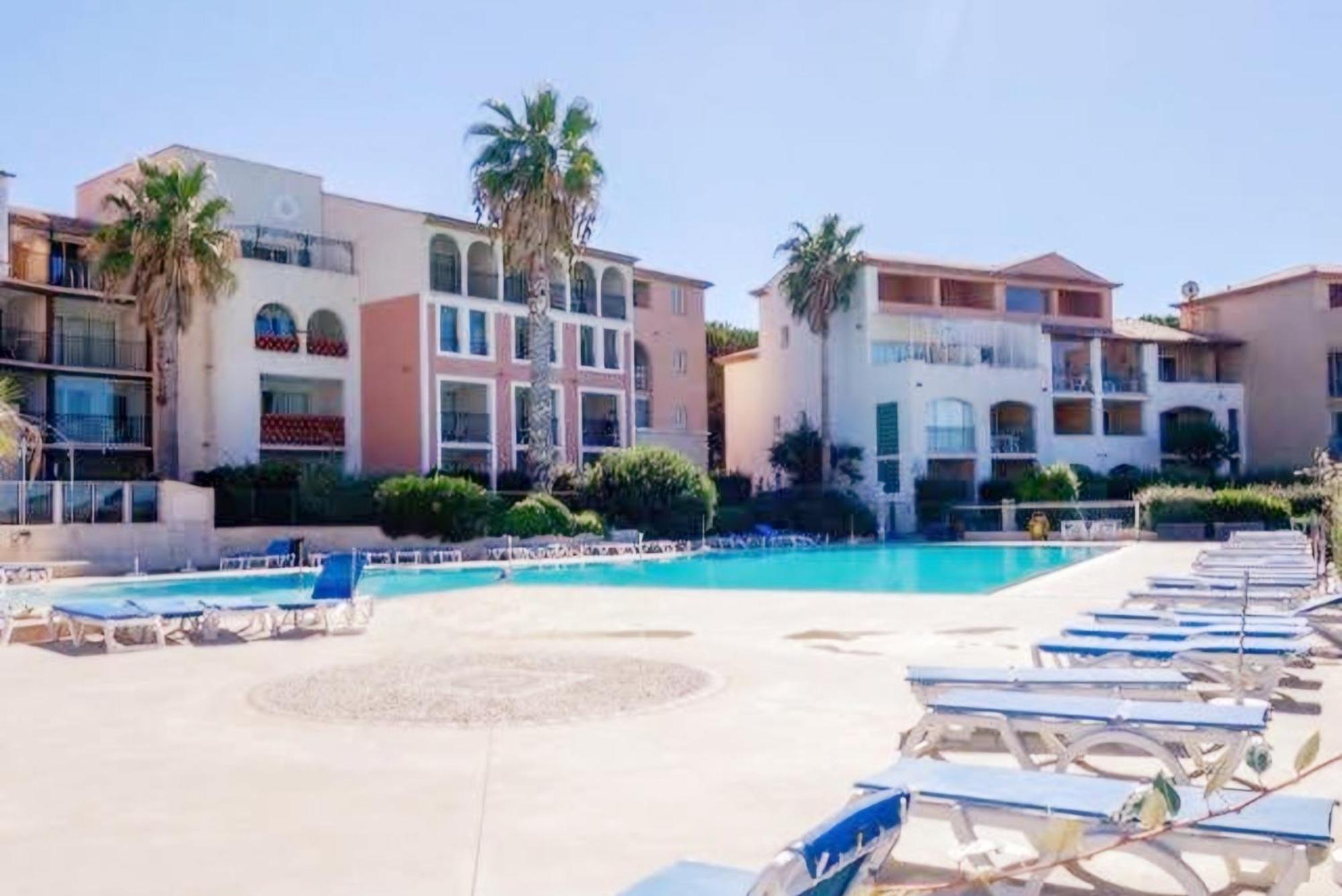 Appartement T2 - Bord De Mer - Piscine Six-Fours-les-Plages Exterior photo