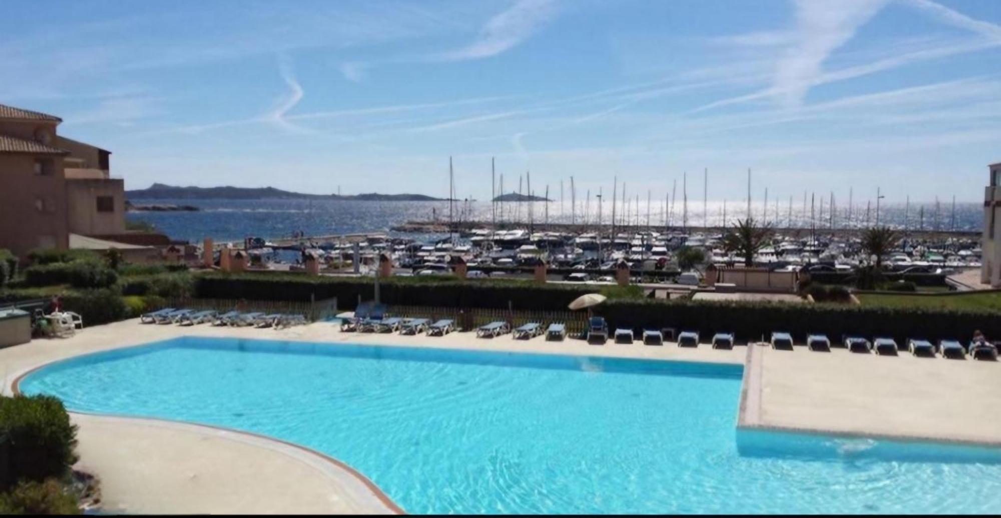 Appartement T2 - Bord De Mer - Piscine Six-Fours-les-Plages Exterior photo
